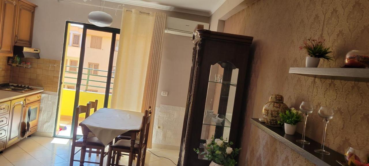 Charming Apartment Lushnjë Exteriör bild